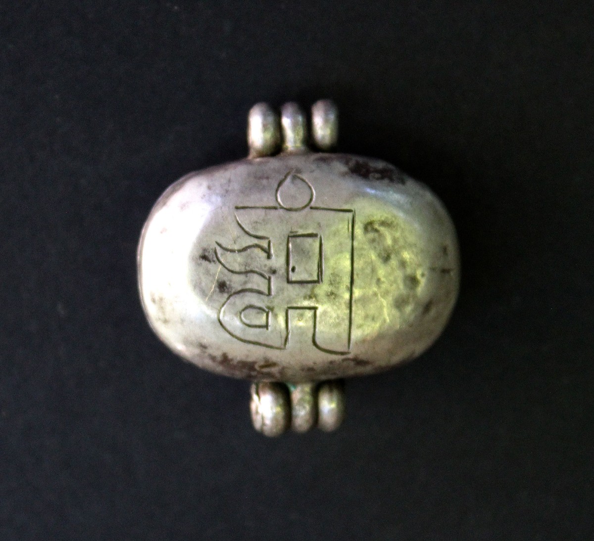Boîte-Amulette Tibétaine en Argent Gau – Protection Spirituelle Bouddhiste