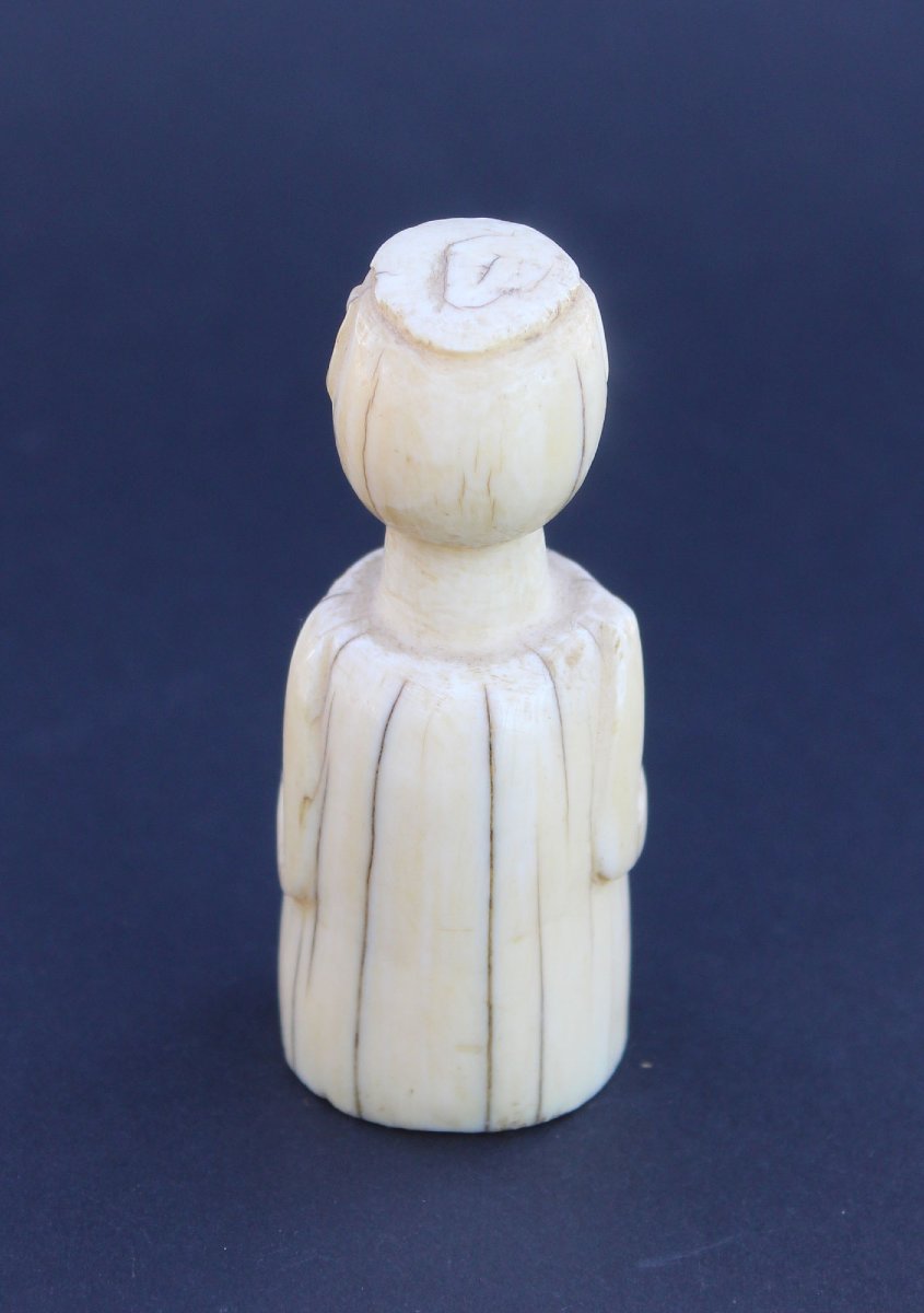 Figurine en ivoire de commerce colonial, Côte du Loango, fin du XIXe siècle-photo-4