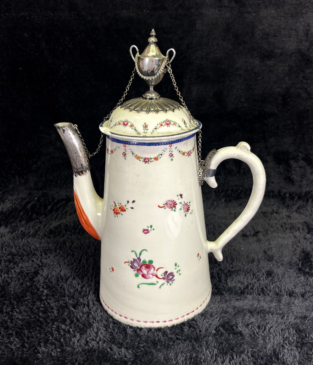 Cafetière Porcelaine Chinoise, Montures Argent Style Robert Adam, XVIIIe companinie des indes