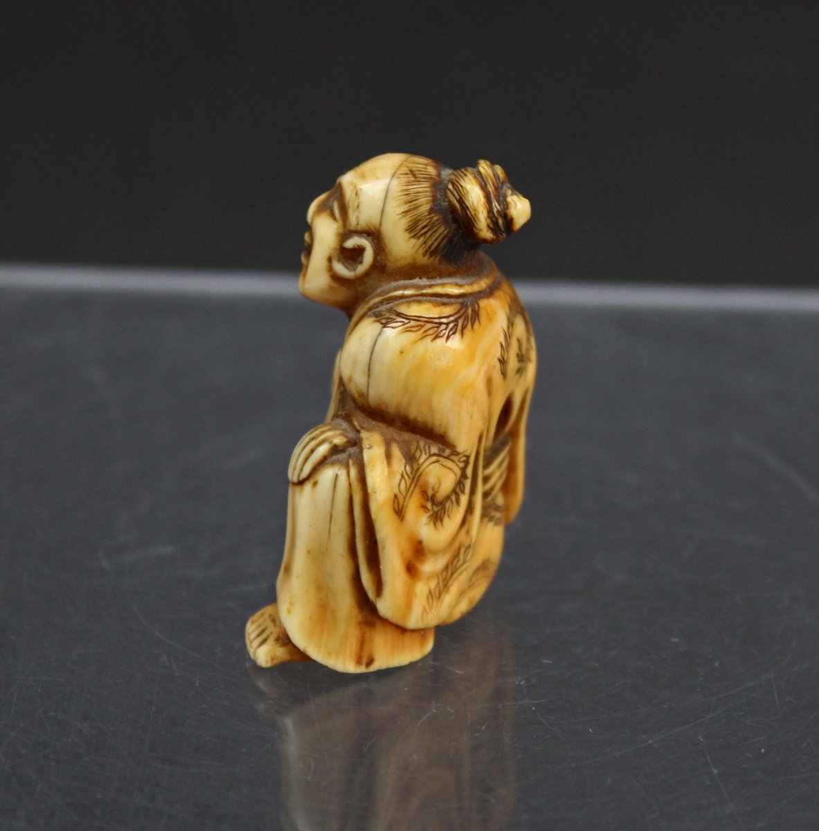 Antique Japanese Edo Period Ivory Netsuke Seated Storyteller Or Comic Actor With Clam C19th-photo-2