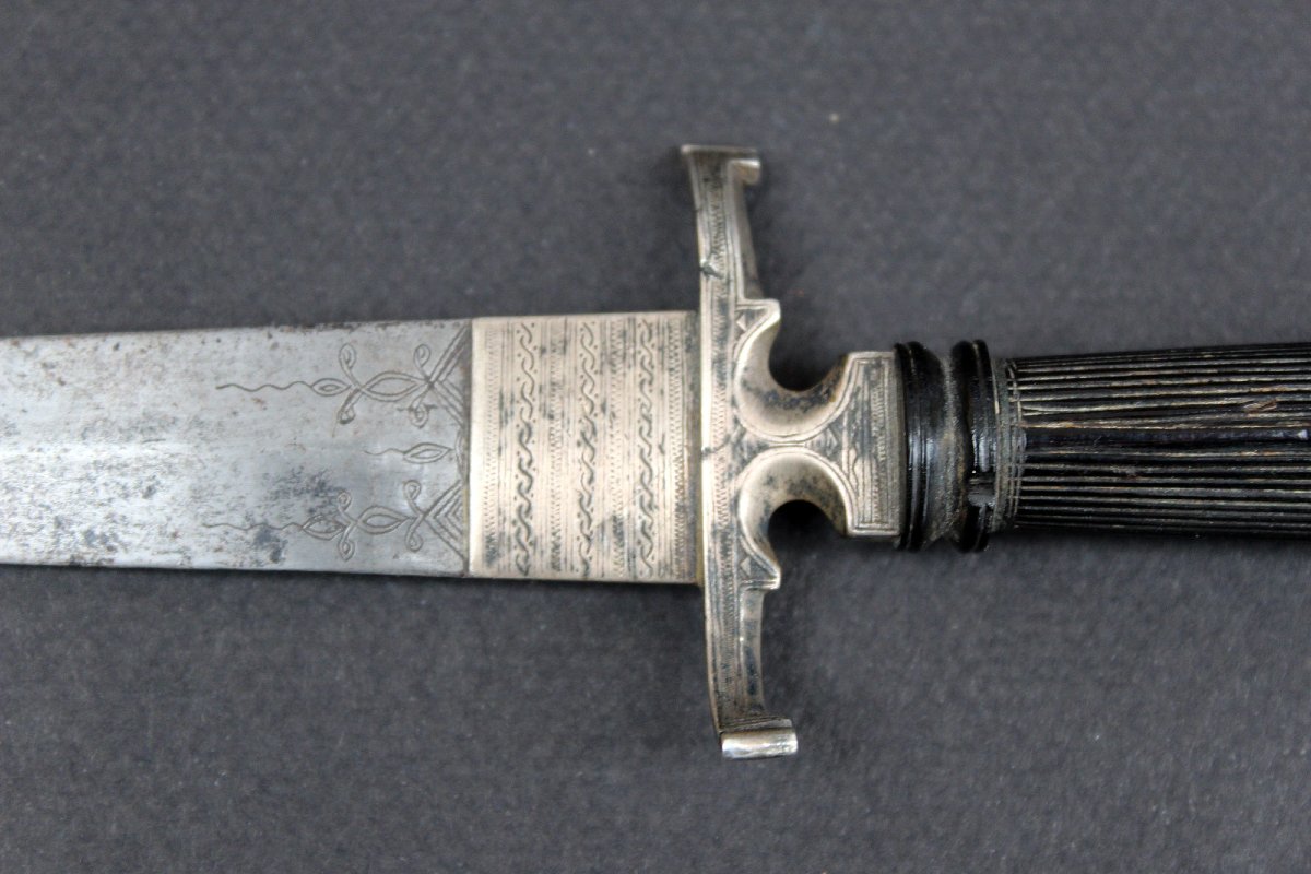 Antique Tuareg Dagger With Engraved Blade And Ebony Handle, Late 19th Century-photo-4