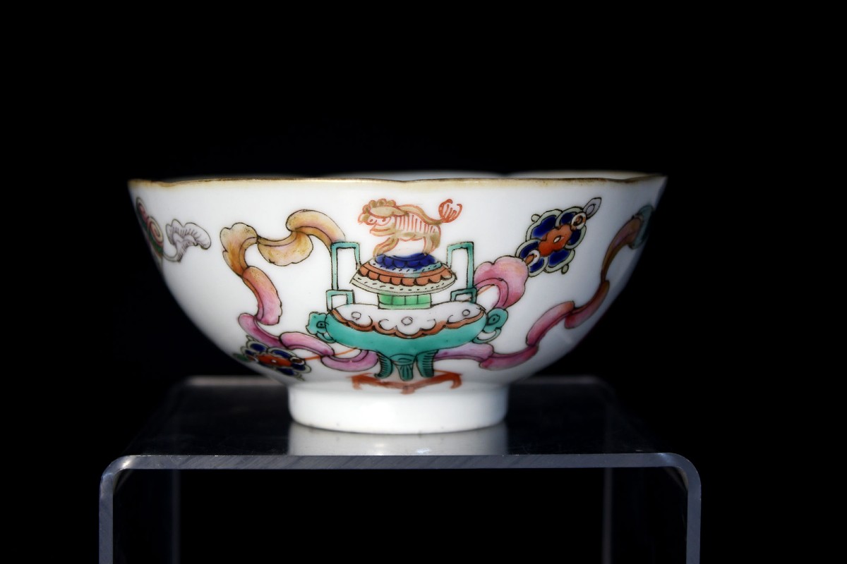 Antique Chinese Famille Rose Porcelain Bowl, Chenghua Mark, 19th Century