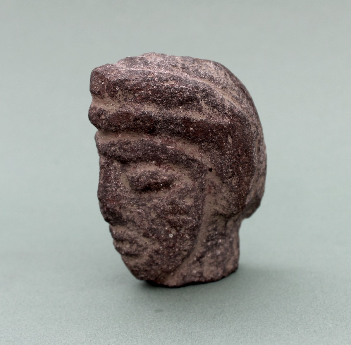 Tête Romane Française Ancienne en Pierre, Grès Rouge, XIe–XIIe Siècle