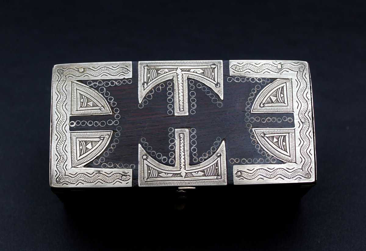 Boîte Touareg Ancienne En Bois Avec Montures En Argent Massif-photo-2