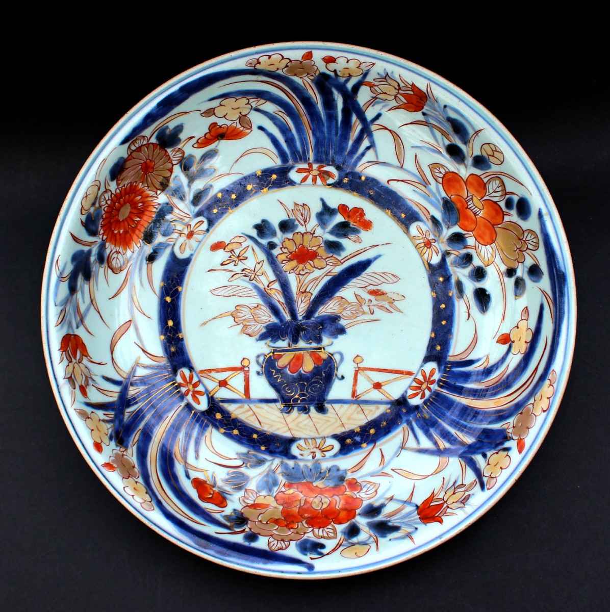 Large Antique Imari Arita Porcelain Dish, Japan, Vase And Fence, Edo Period 1680–1720