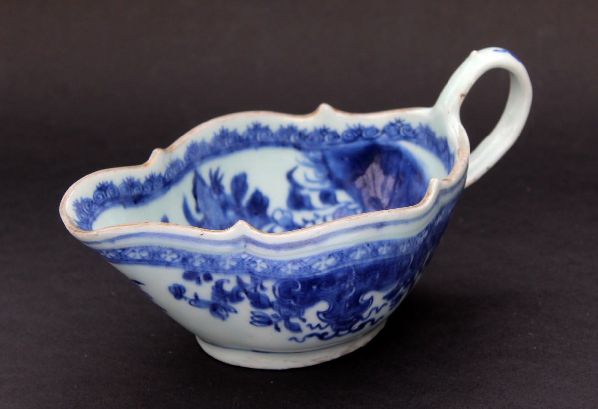Saucière Compagnie des Indes En Porcelaine Bleu Et Blanc – Époque Qianlong XVIIIe”