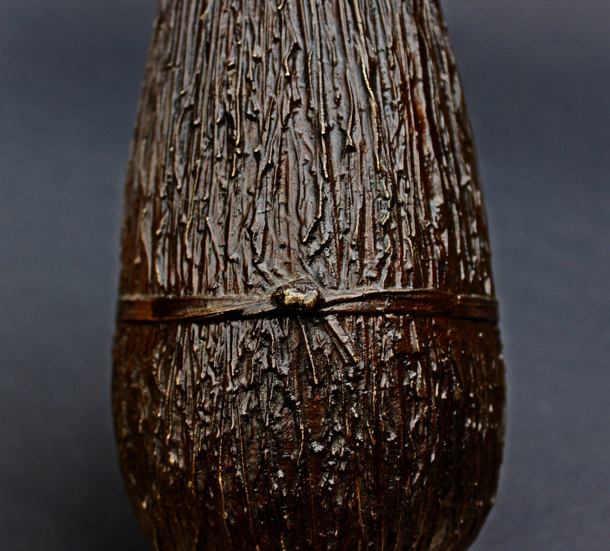 Vase Ikebana Japonais Ancien En Bronze Meiji Joncs Liés Avec Sauterelle Japon-photo-1