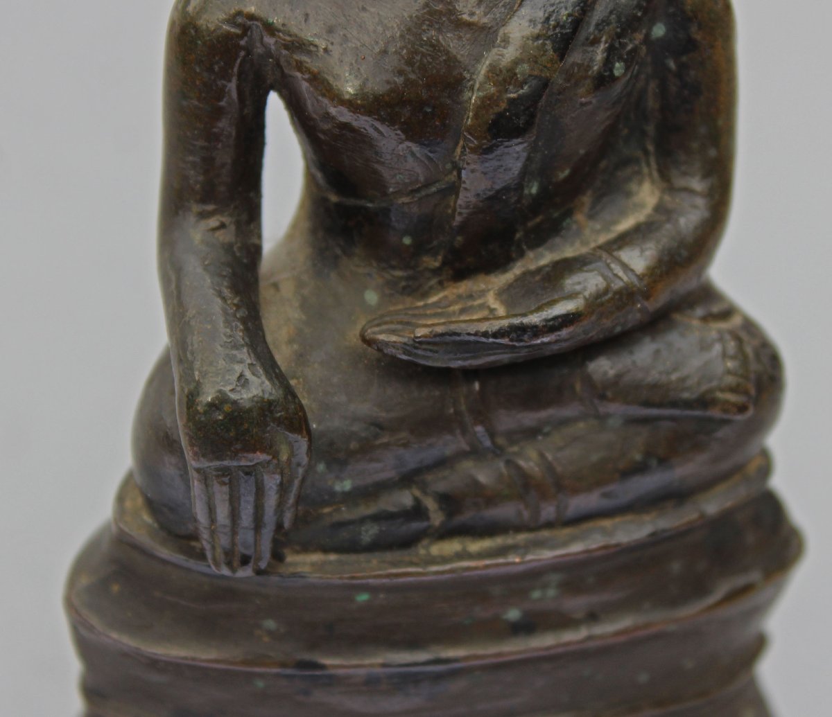 Ancient Bronze Buddha From Northern Thailand Or Laos, 17th Century-photo-2