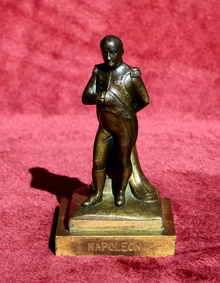 Sujet Ancien En Bronze Représentant Napoléon Bonaparte à Waterloo, XIXe Siècle