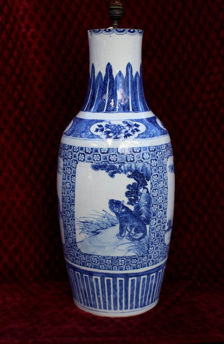 Grand vase décoratif ancien porcelaine chinoise bleue et blanche, lampe  Décoration intérieure-photo-1
