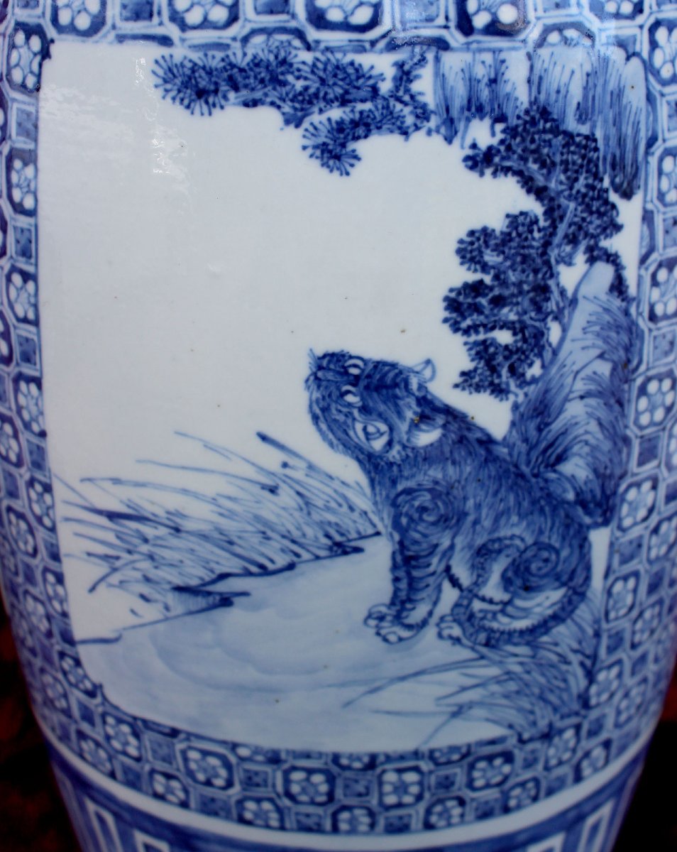 Grand vase décoratif ancien porcelaine chinoise bleue et blanche, lampe  Décoration intérieure-photo-2