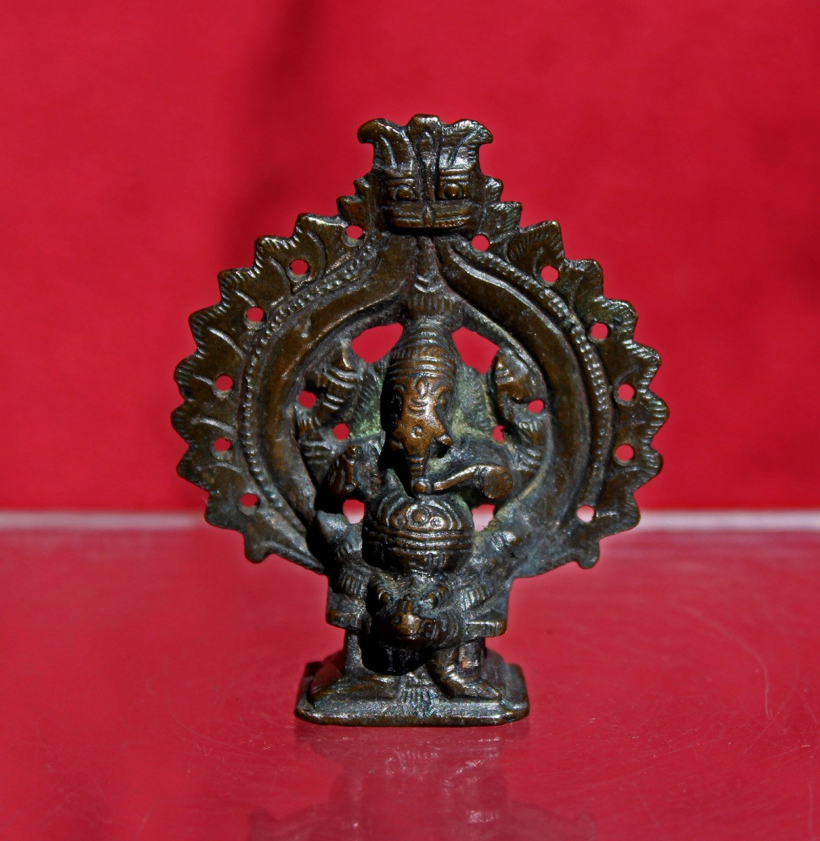 Miniature Ancienne en Bronze Représentant le Dieu Hindou à Tête d’Éléphant Ganesha, XIXe Siècle