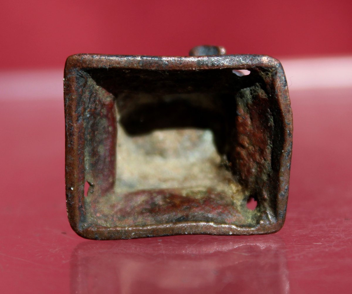 Antique Indian Chola Bronze Miniature Of Parvati Seated On A Lion, C12th–13th Hindu Goddess-photo-1