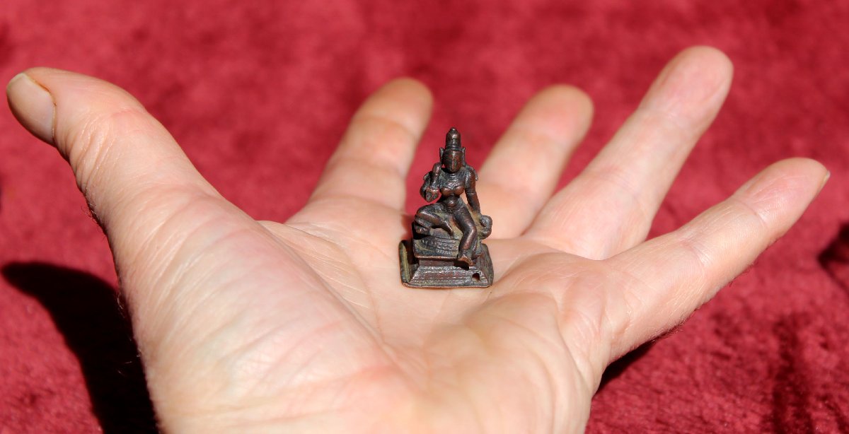 Antique Indian Chola Bronze Miniature Of Parvati Seated On A Lion, C12th–13th Hindu Goddess-photo-2