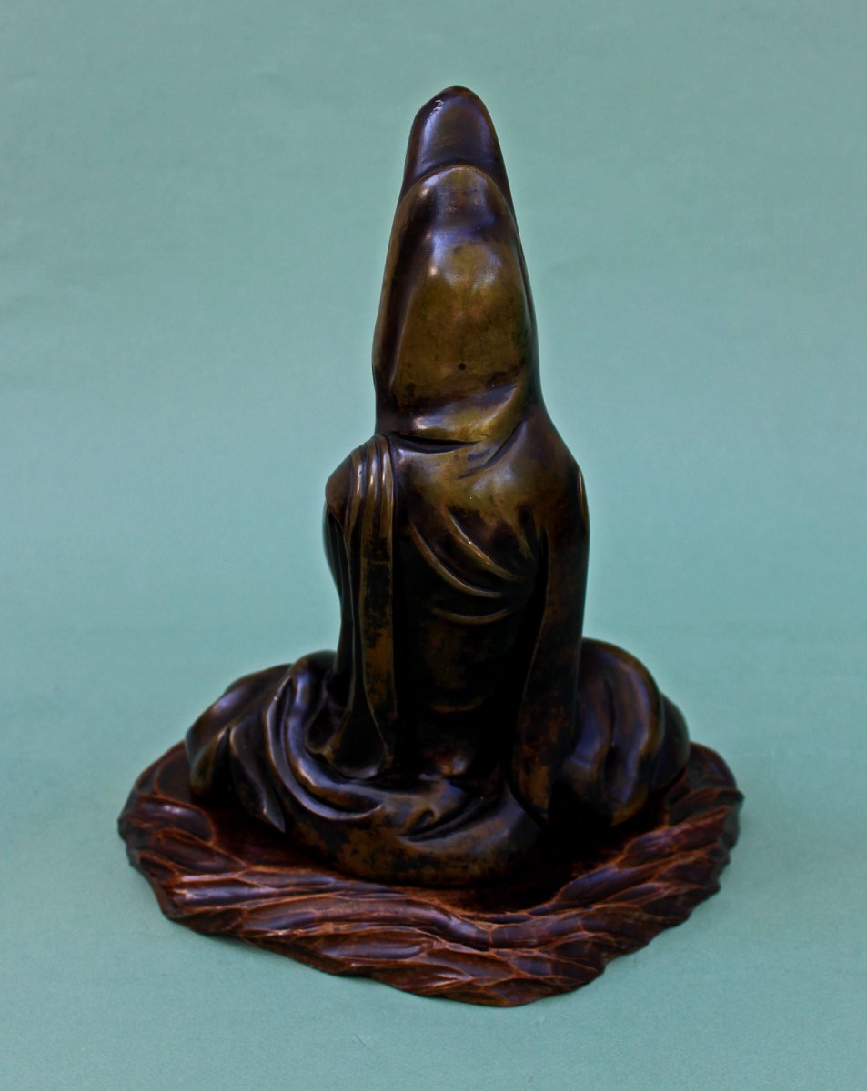 Bronze Japonais Ancien Kannon (Guanyin) bodhisattva de la compassion Assise, Époque Edo–Meiji-photo-4