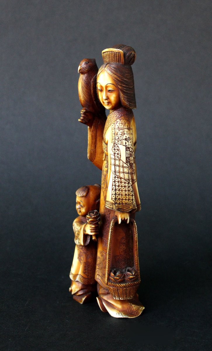 Okimono Japonais Ancien Une Dame De Cour Au Faucon et enfant Signé Gyokuhō Meiji XIXéme-photo-3