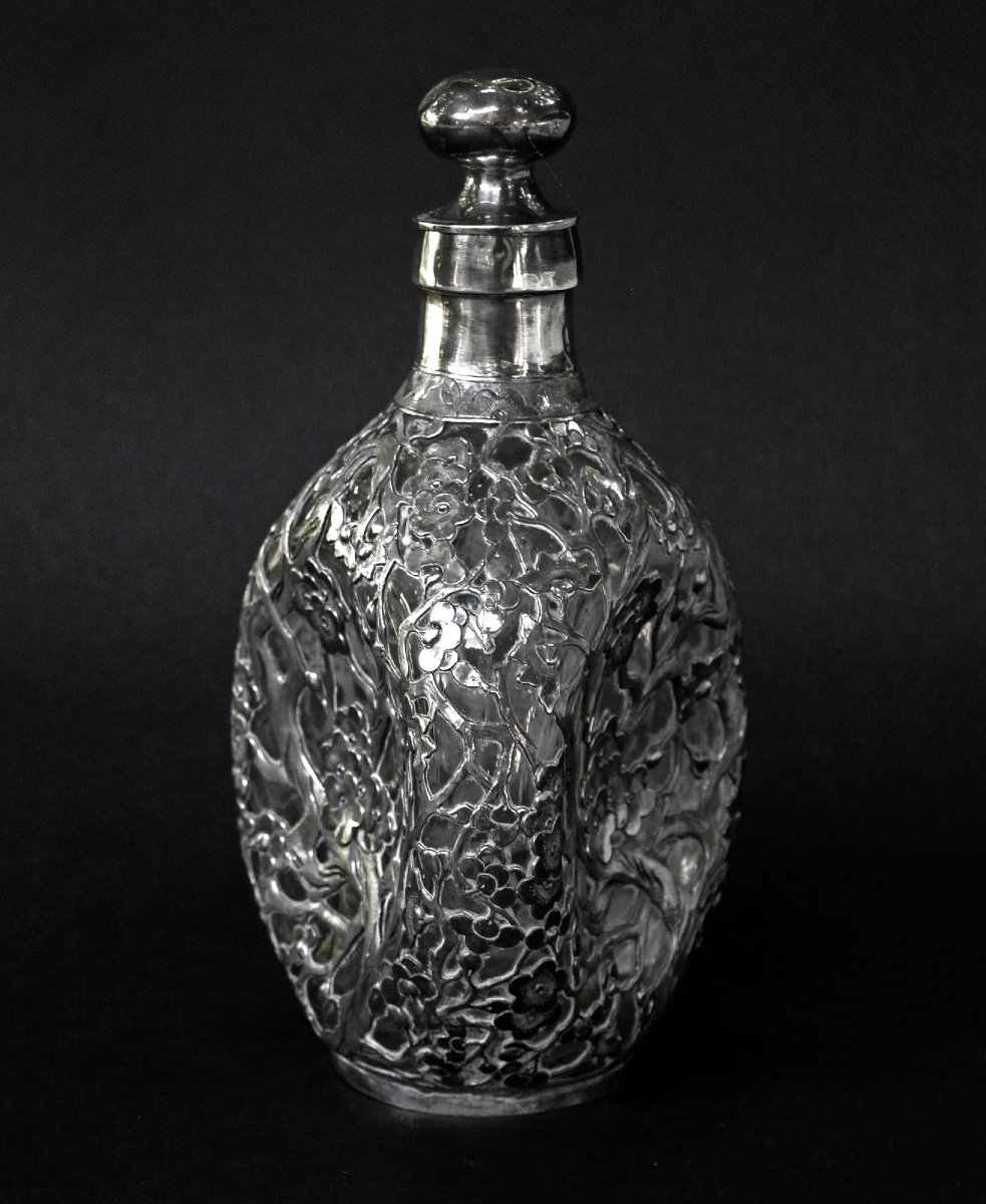 Carafe Chinoise Ancienne en Verre à Décor d’Argent massif. Fleurs de Prunier, v.1900-photo-2