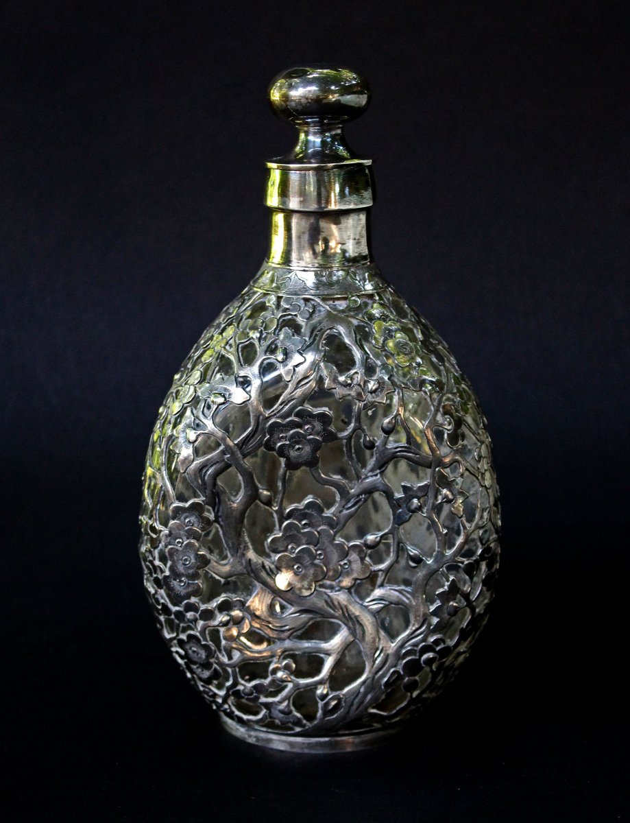 Carafe Chinoise Ancienne en Verre à Décor d’Argent massif. Fleurs de Prunier, v.1900-photo-3