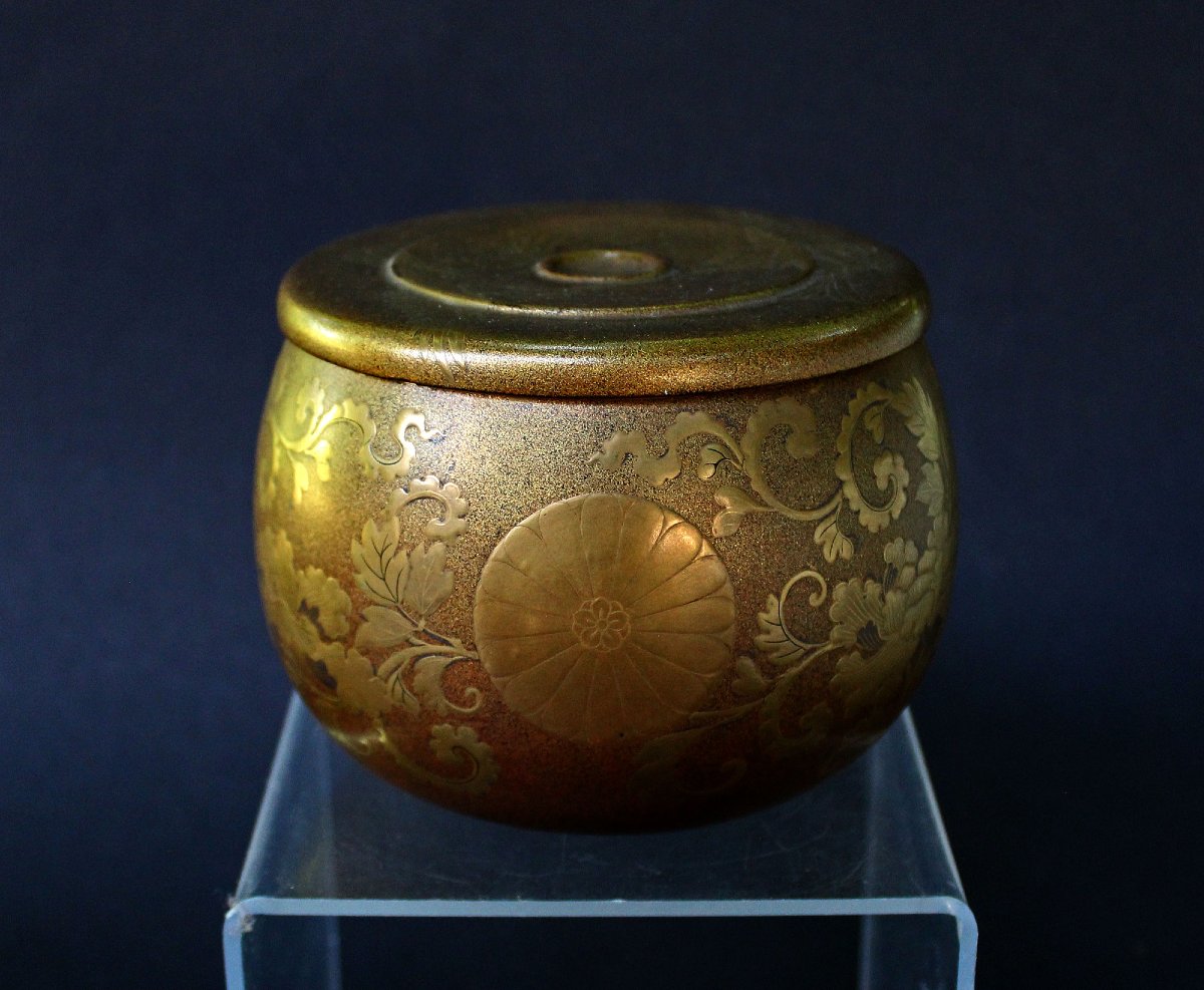 Antique Japanese Lacquered Box With Chrysanthemum Motifs, Imperial 