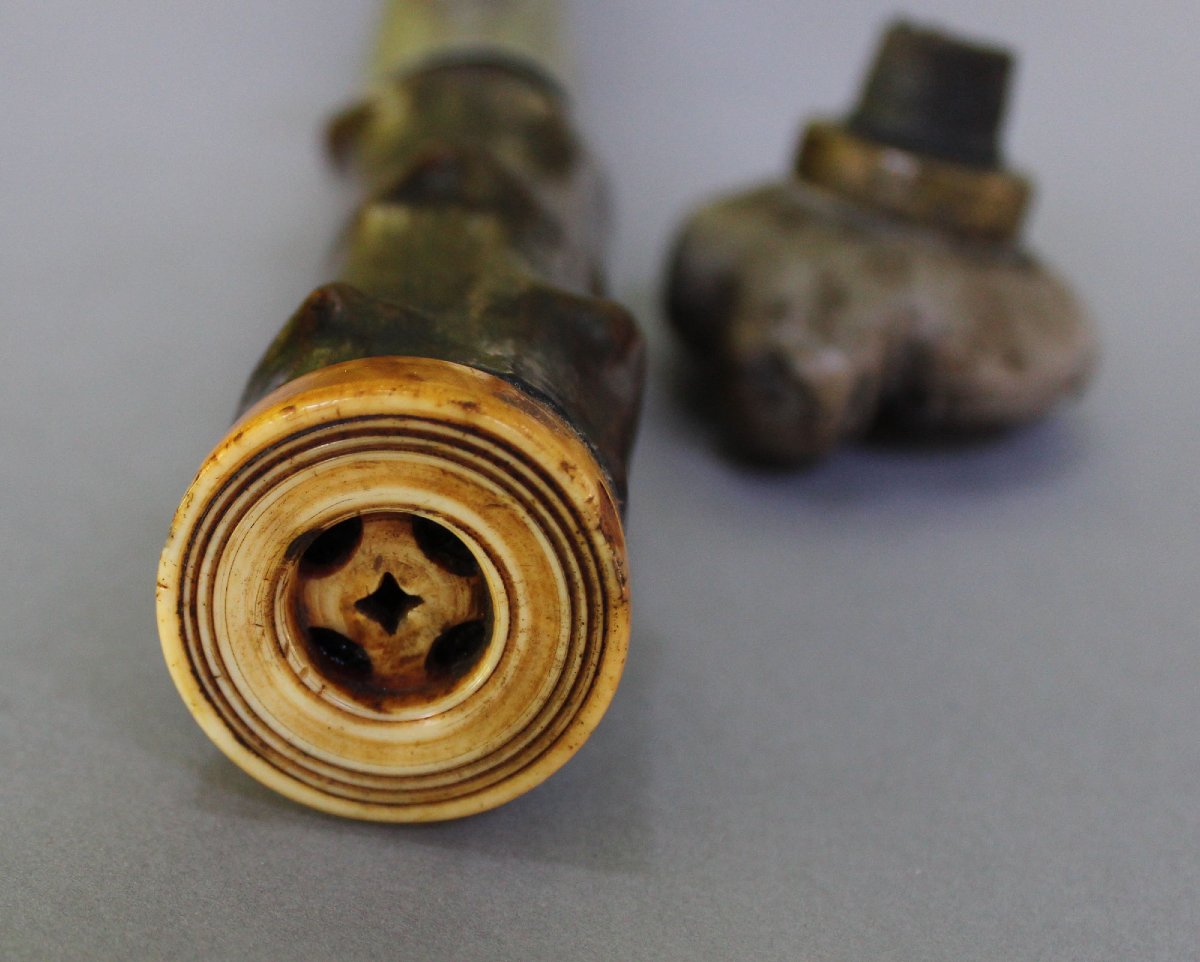 Ancienne Pipe à Opium Chinoise en Bambou, Selle en Paktong et Fourneau Budai-photo-2