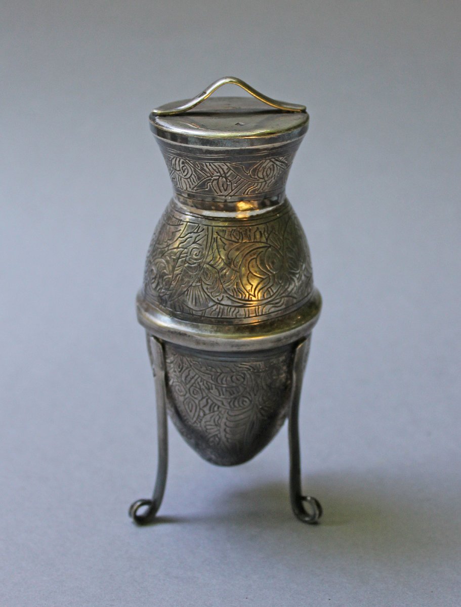 Ancien Pot à Épices Égyptien en Argent Massif 900 sur Piètement Tripode, XXe Siècle-photo-3