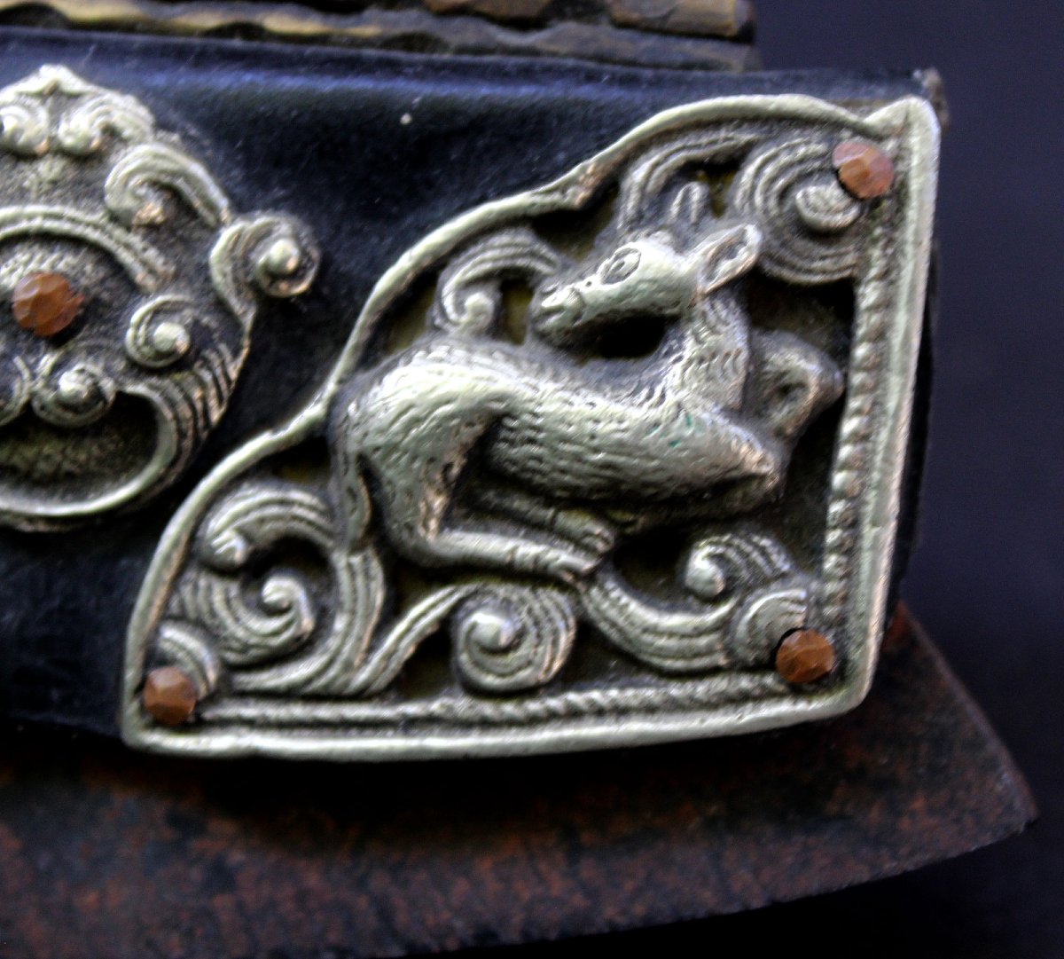 Ancien Briquet Tibétain Chuckmuck en Argent Massif et Cuir aux Cerfs, XIXe-photo-4