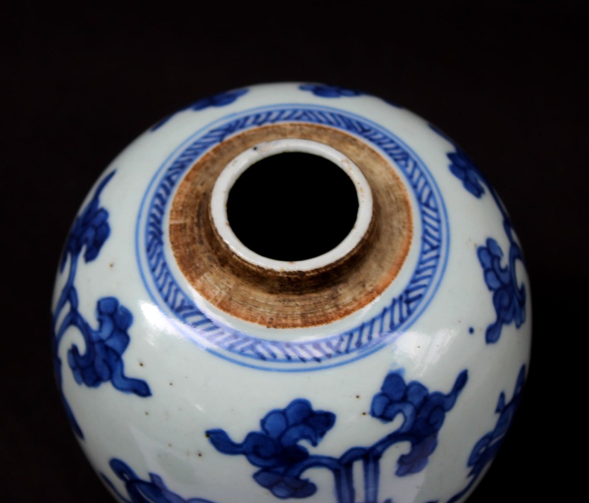 Pot à Gingembre Antique Chinois Kangxi en Porcelaine Bleu et Blanc, Lotus et Objets Bouddhiques-photo-1