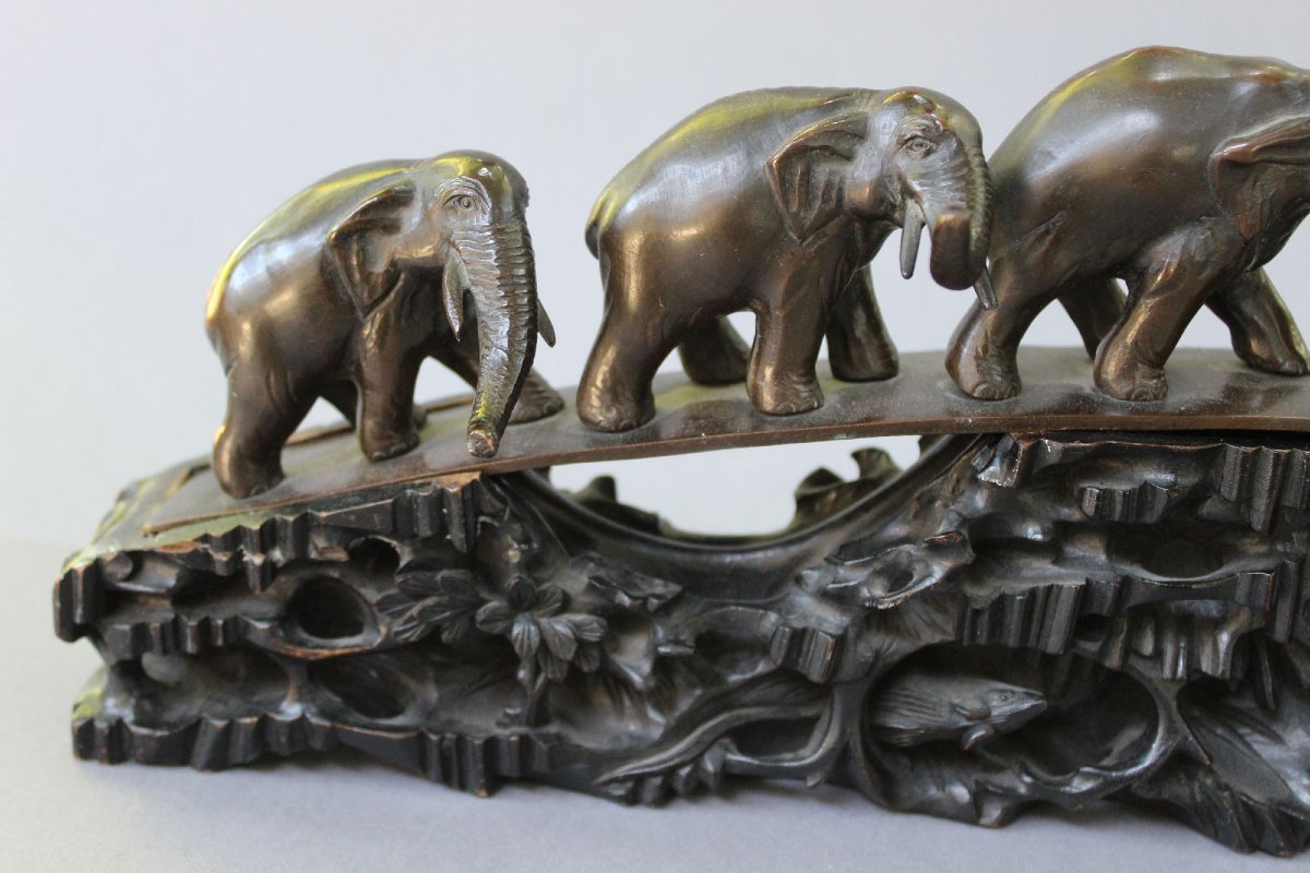 Sculpture Chinoise Ancienne en Bronze, Pont aux Éléphants, Socle en Bois, XIXe Siècle-photo-2
