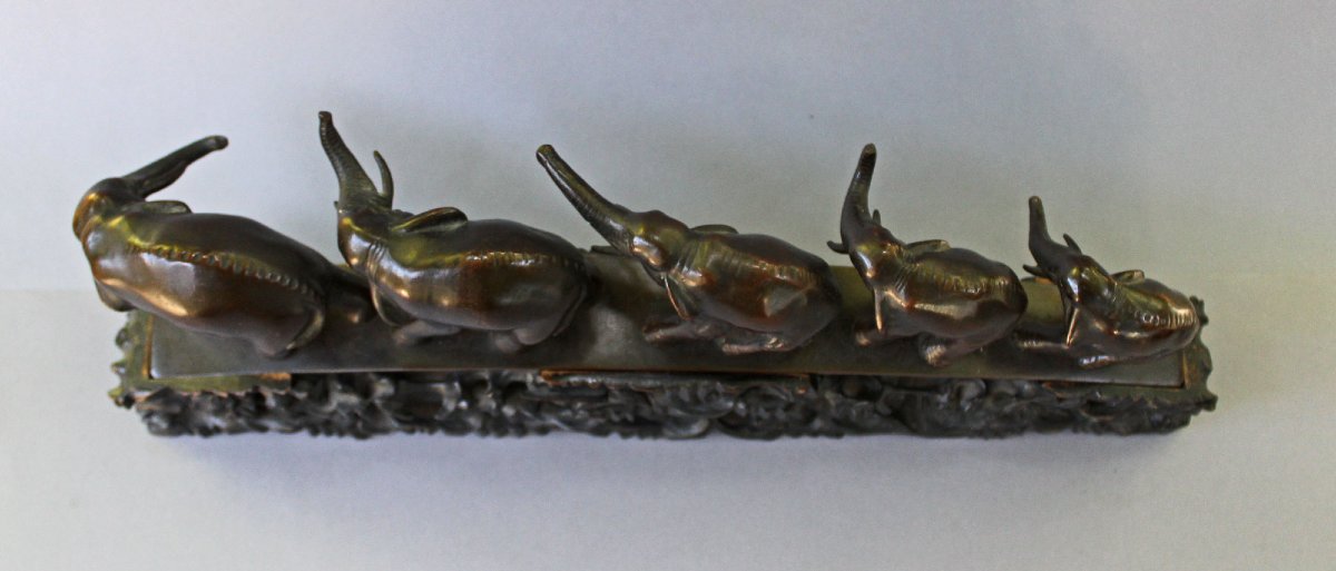 Sculpture Chinoise Ancienne en Bronze, Pont aux Éléphants, Socle en Bois, XIXe Siècle-photo-1