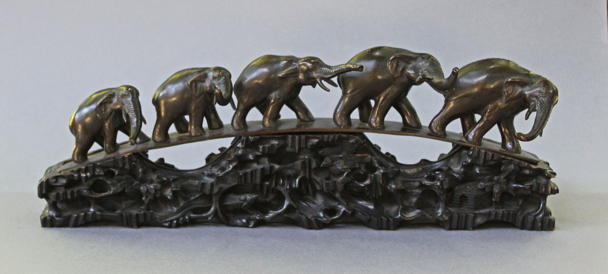 Sculpture Chinoise Ancienne en Bronze, Pont aux Éléphants, Socle en Bois, XIXe Siècle