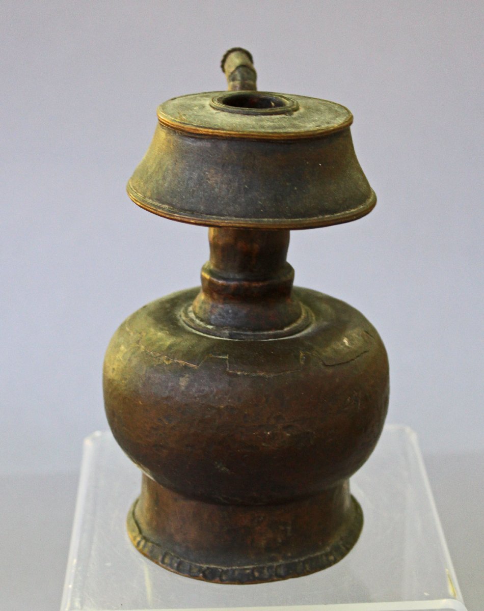 Ancien récipient rituel bouddhiste tibétain en cuivre, XVIIIe–XIXe siècle-photo-4