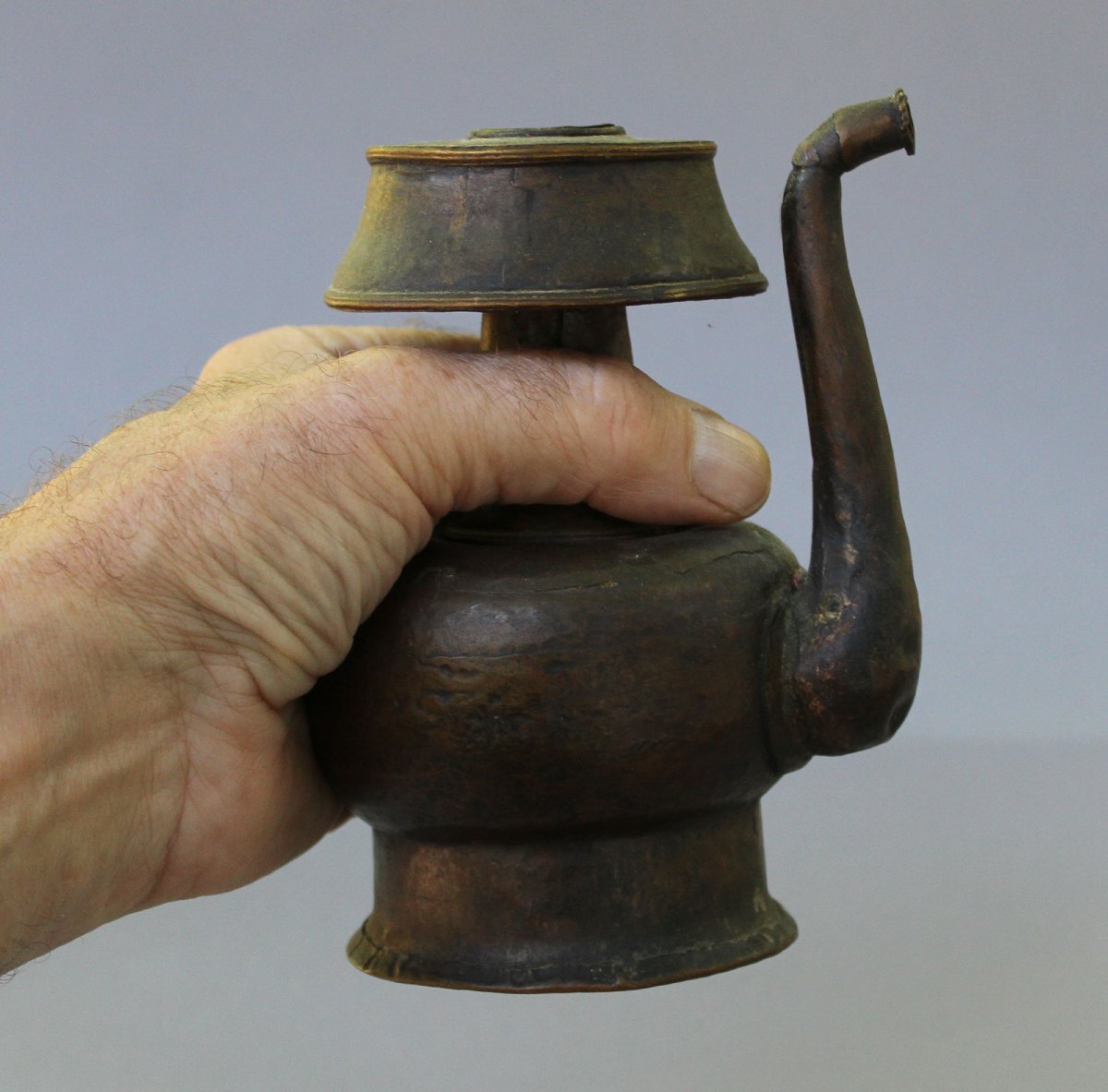 Ancien récipient rituel bouddhiste tibétain en cuivre, XVIIIe–XIXe siècle-photo-3