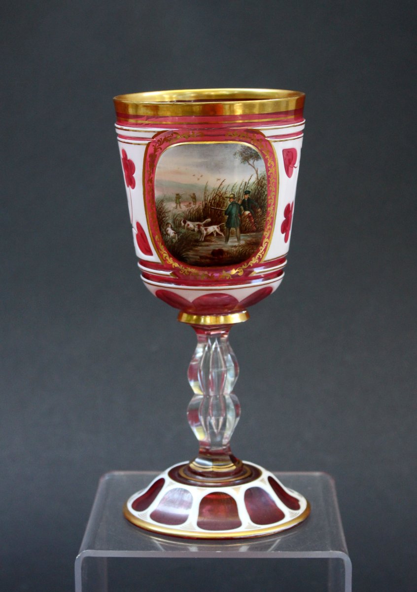 Verre Ancien en Cristal de Bohême Rouge Rubis, Chasse et Monogramme Noble, XIXe