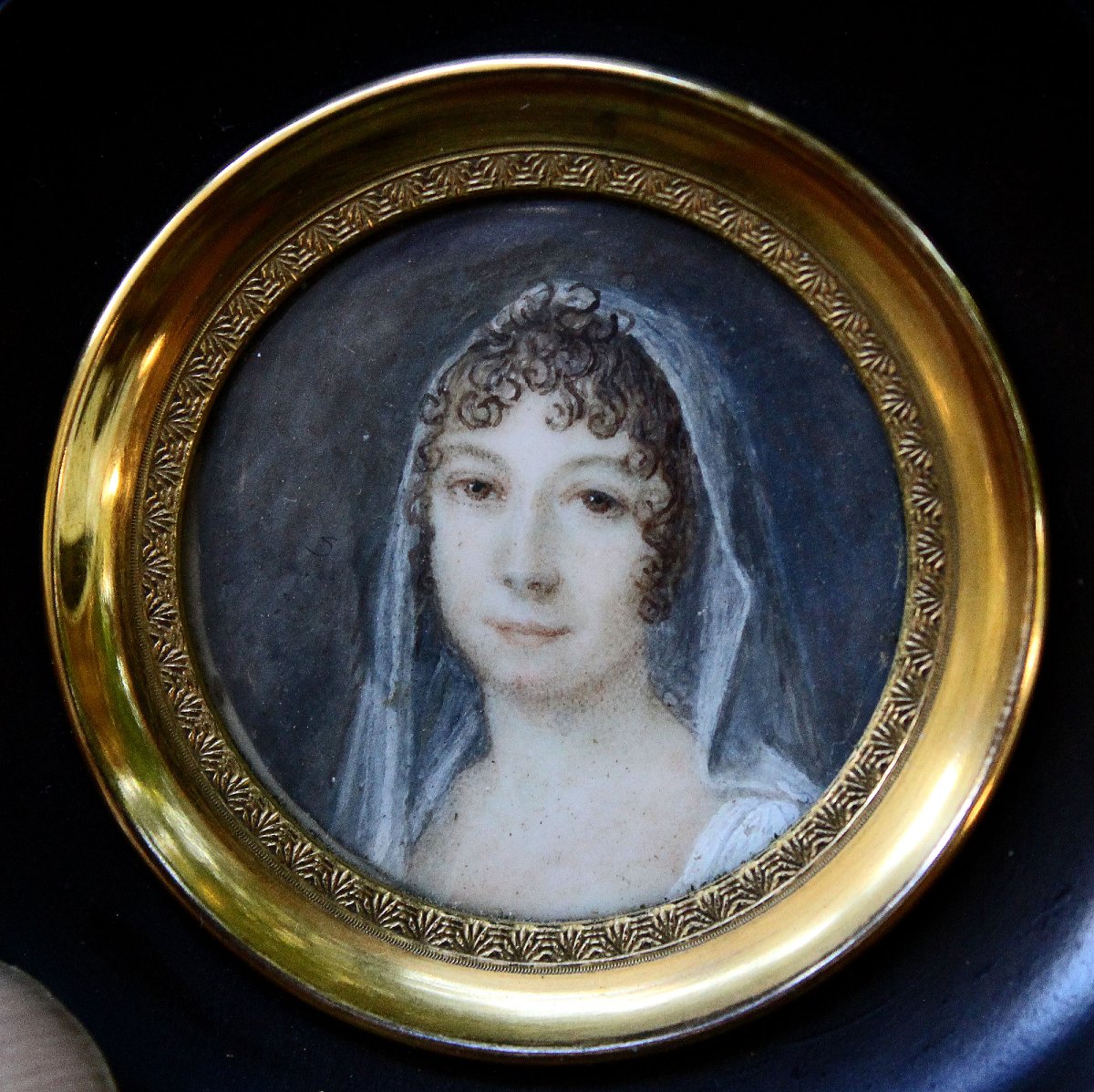 Miniature Ancienne sur Ivoire, Jeune Femme Voilée, Époque Empire, Vers 1810