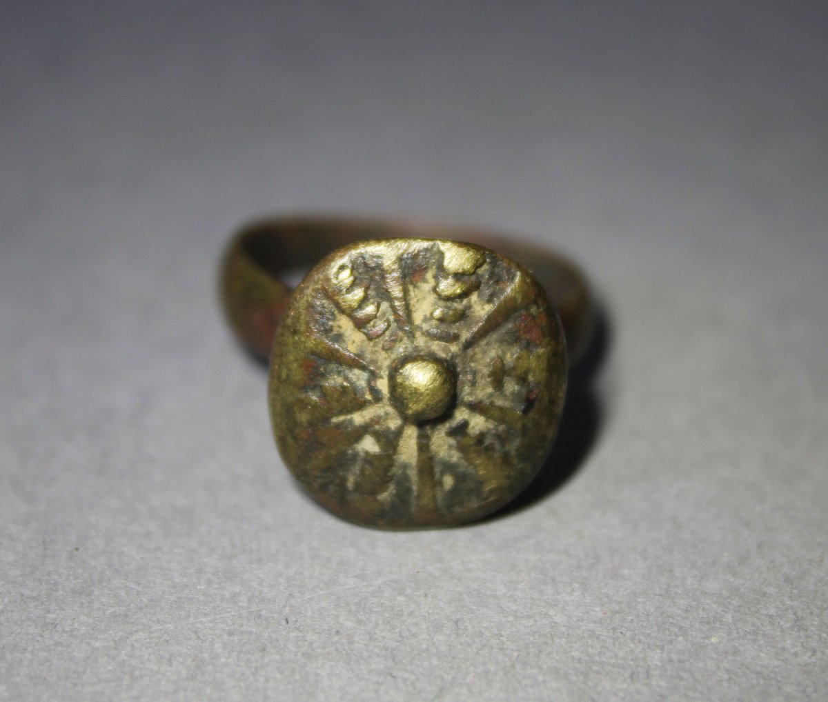 Collection de Cinq Bagues Sceaux Islamiques Médiévales, Moyen-Orient, Bronze et Laiton-photo-2