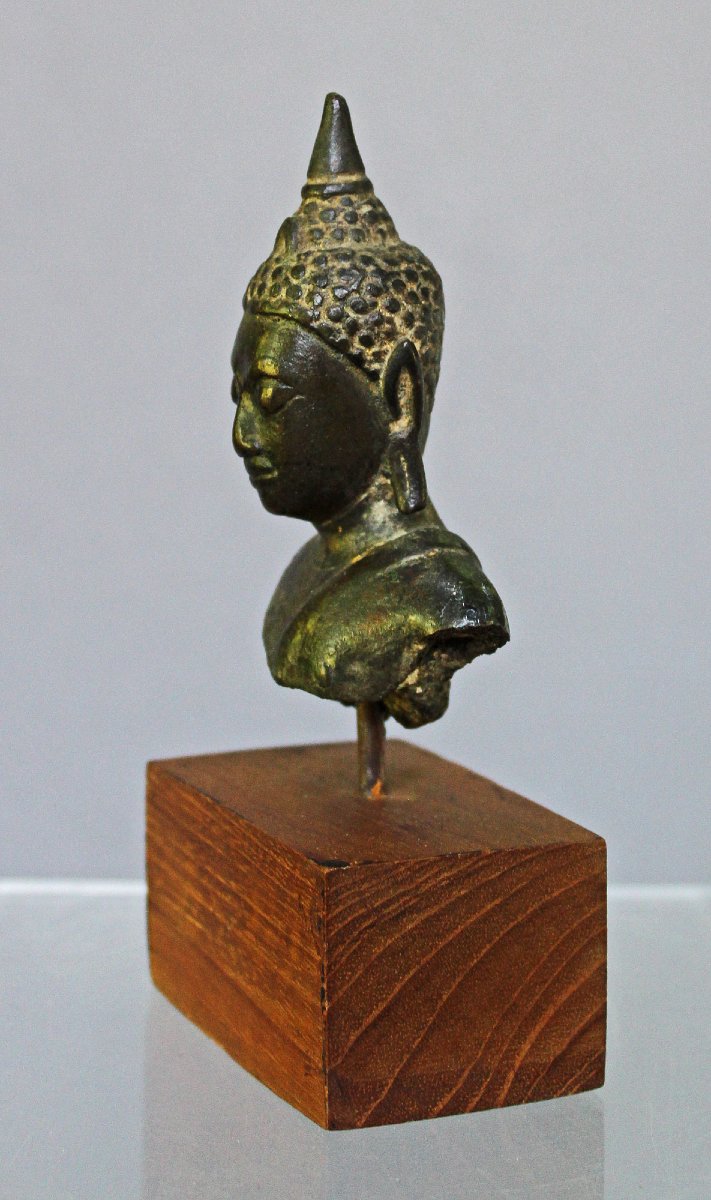 Antique Burmese Bronze Buddha Head & Shoulders, 14th–16th Century-photo-4
