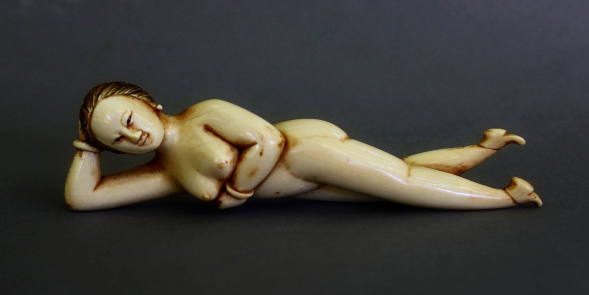 Dame de Médecine Érotique Nue en Ivoire, Chine, Dynastie Qing, XIXe Siècle