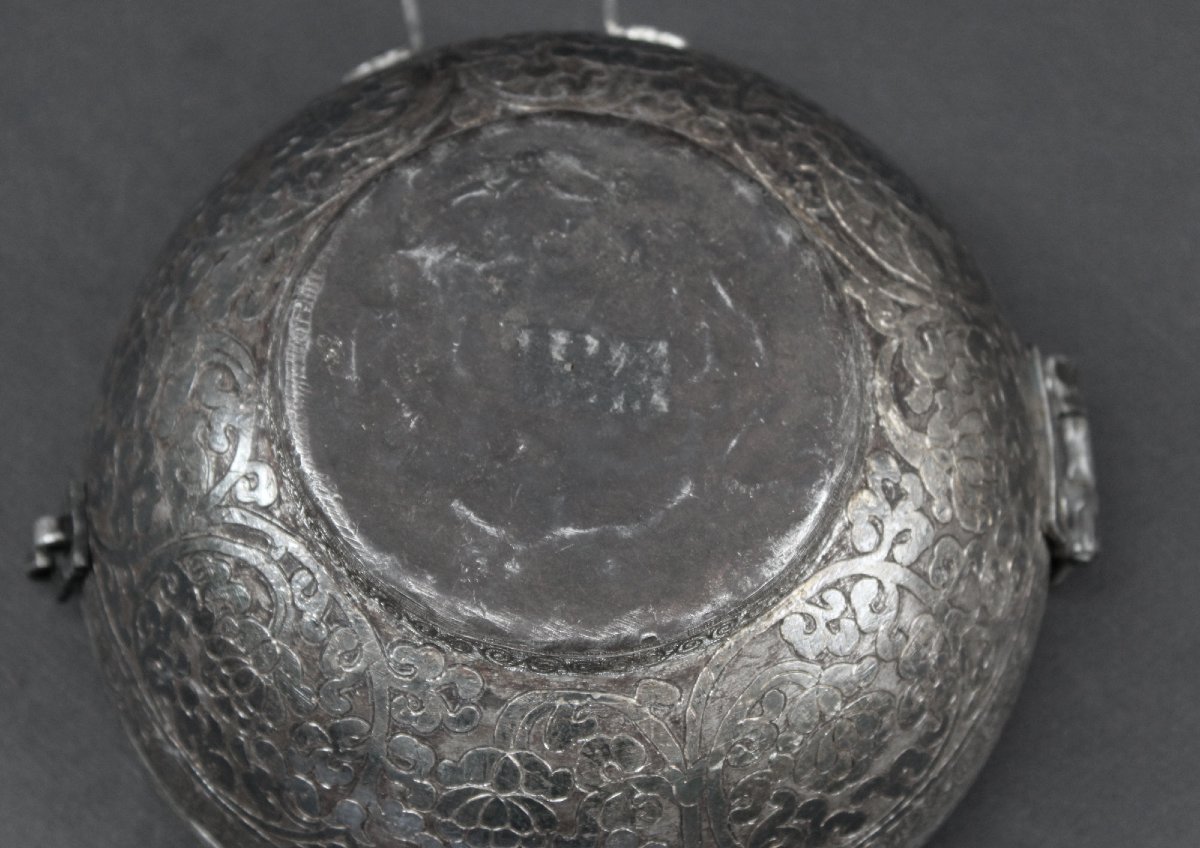 Ancien Étui de Bol Tibétain Derge en Fer Incrusté d’Argent, XVIIe–XVIIIe Siècle-photo-3