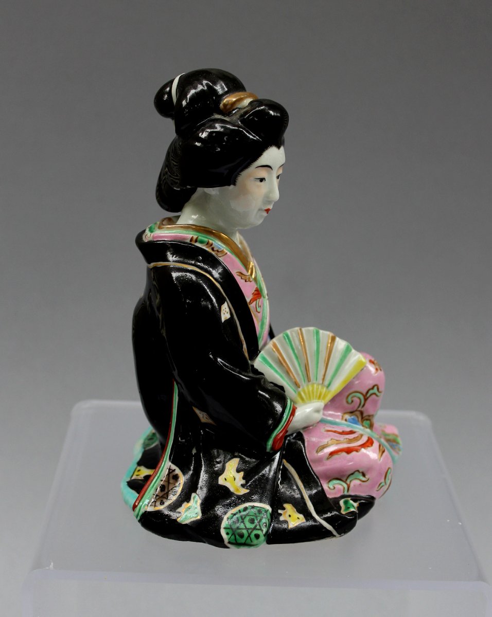 Statuette de Geisha à l’Éventail en Porcelaine Japonaise, Époque Meiji-photo-2