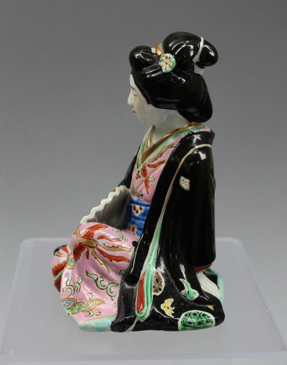 Statuette de Geisha à l’Éventail en Porcelaine Japonaise, Époque Meiji-photo-4