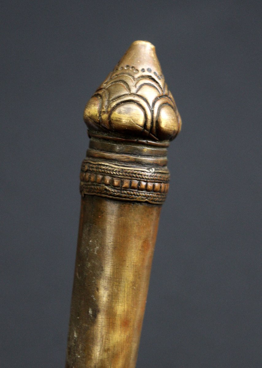 Ancienne Aiguille à Tatouer Birmane, Bronze et Laiton, XIXe Siècle, Birmanie, 42 cm-photo-3