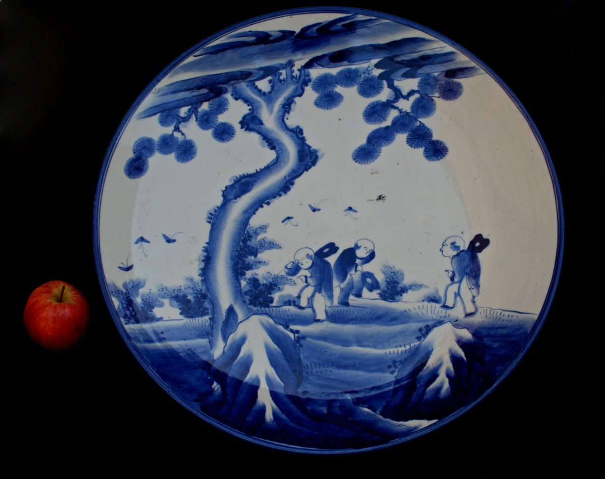 Très Grande Paire De Plats Anciens En Porcelaine Japonaise Bleu & Blanc Arita Meiji Papillons -photo-1