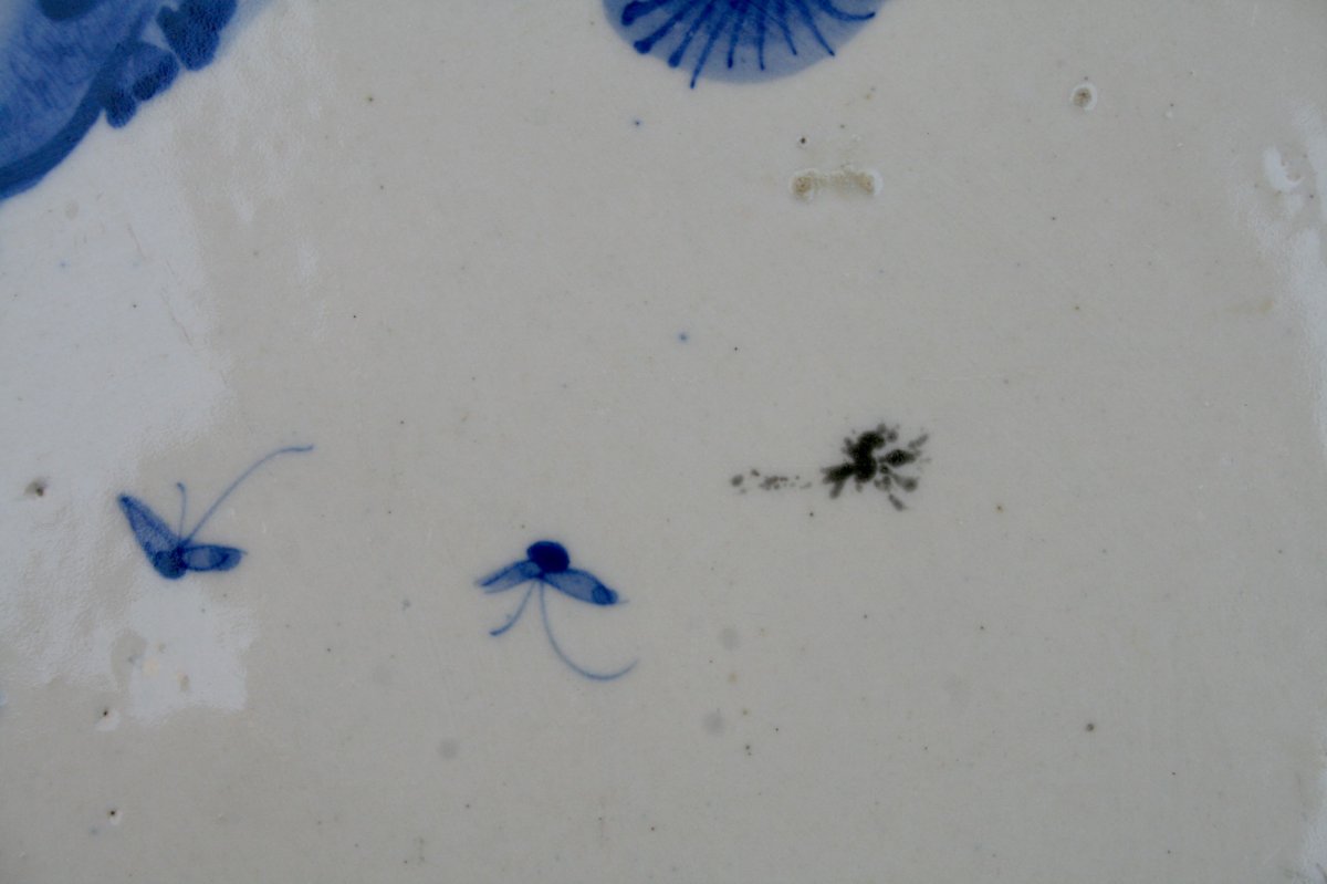 Très Grande Paire De Plats Anciens En Porcelaine Japonaise Bleu & Blanc Arita Meiji Papillons -photo-3