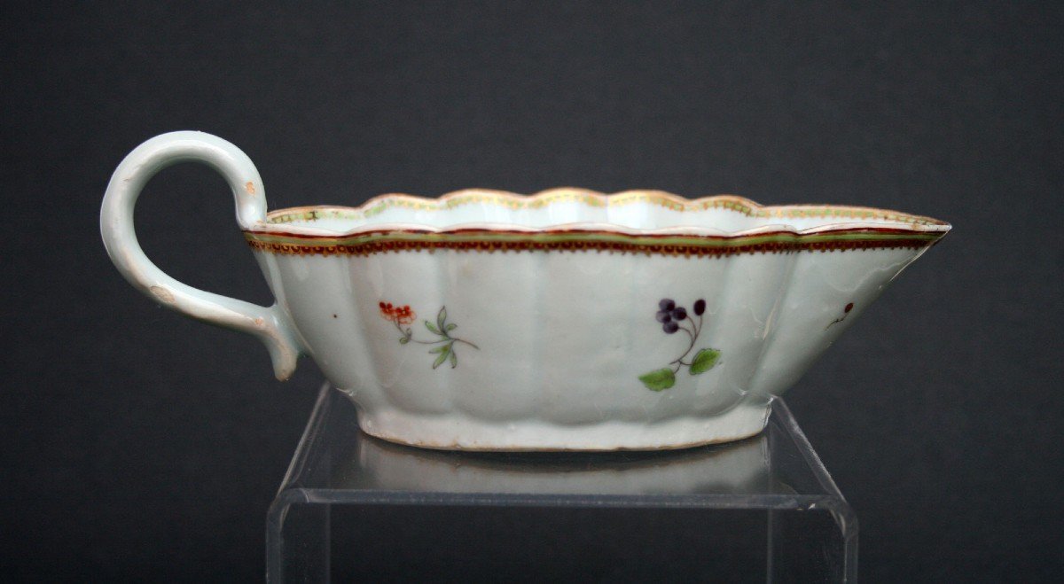 Chinese Porcelain Sauce Boat & Stand Compagnie Des Indes Qianlong XVIIIth Famille Rose-photo-1