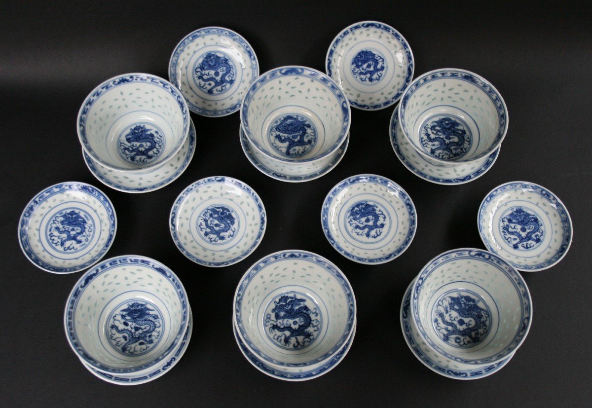Ensemble De Six Bols Bleu Blanc Porcelaine Chine Grain De Riz. Période République.            