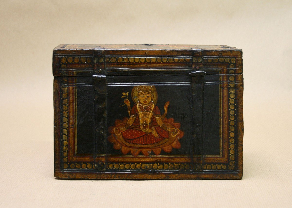 Antique  Indian Mughal Hand Painted Box Hindu Goddess Lakshmi.-photo-2