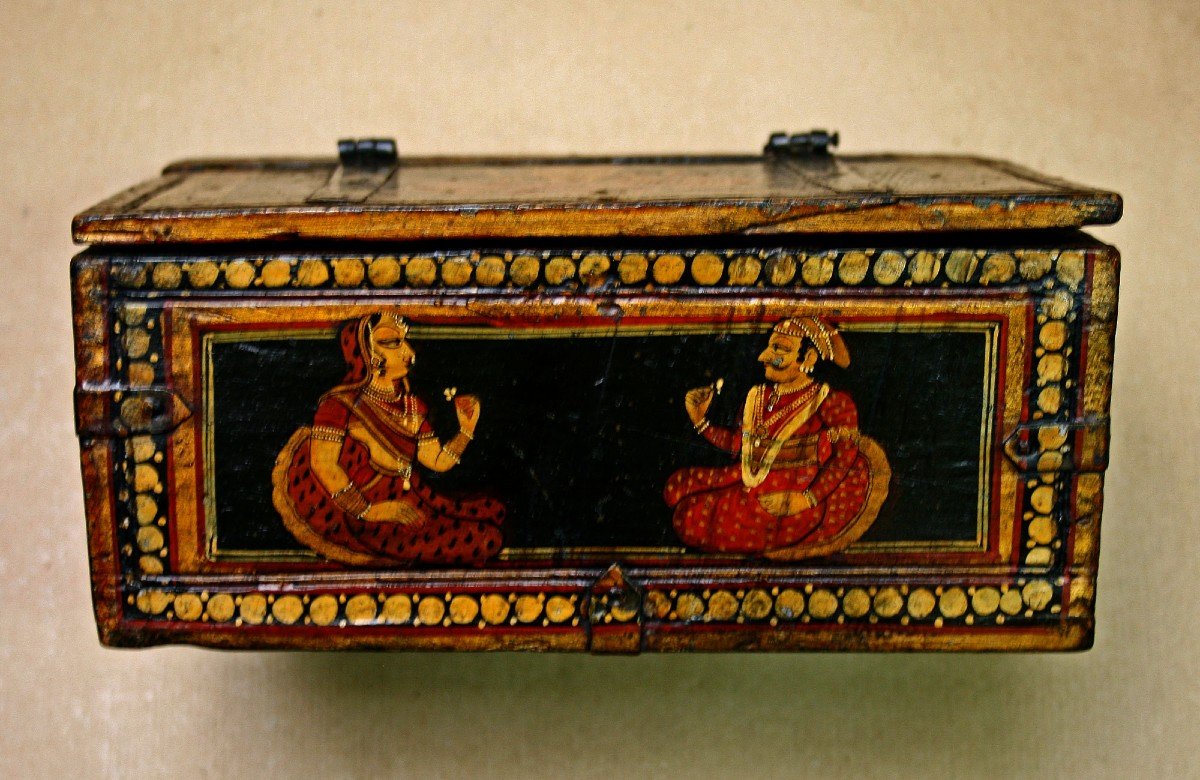 Antique  Indian Mughal Hand Painted Box Hindu Goddess Lakshmi.-photo-4