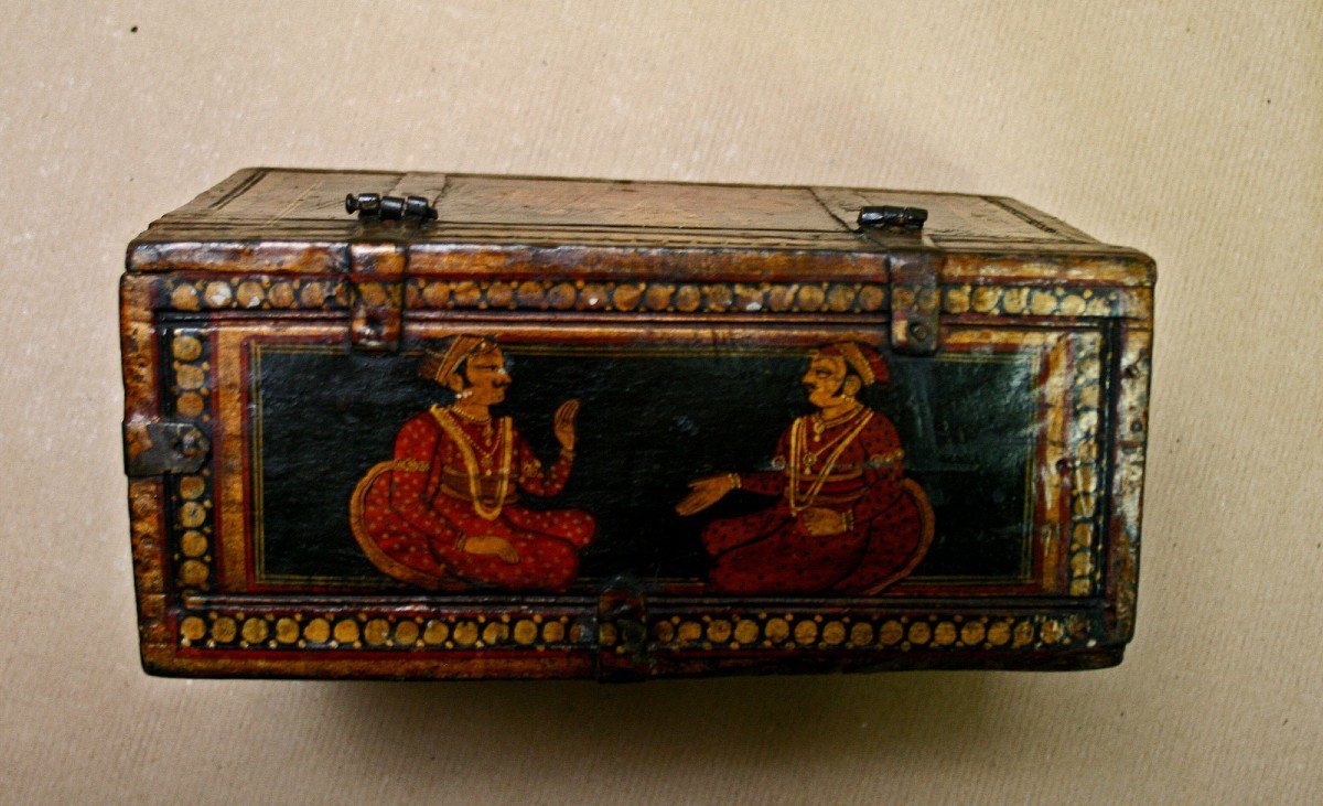 Antique  Indian Mughal Hand Painted Box Hindu Goddess Lakshmi.-photo-2