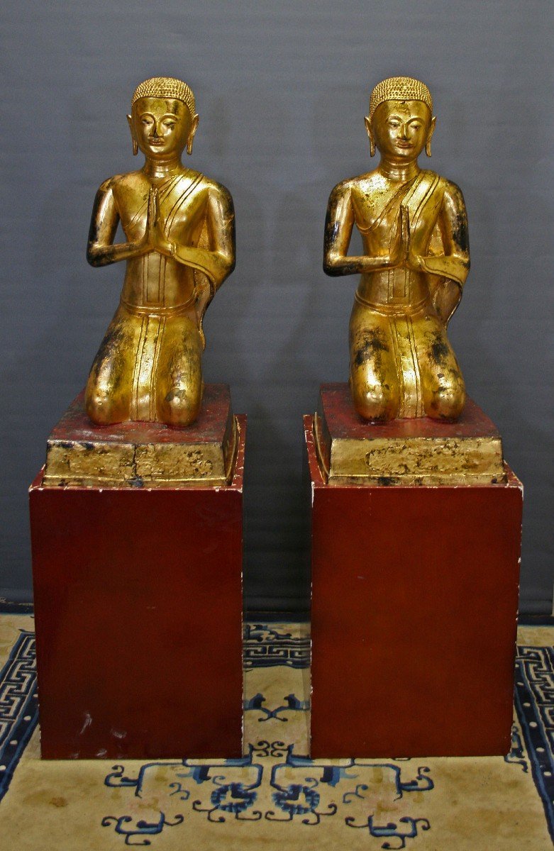 Paire Grands Disciples De Bouddha En Bronze Doré Thaï Antique. Temple Bouddhiste. Votif. Prière