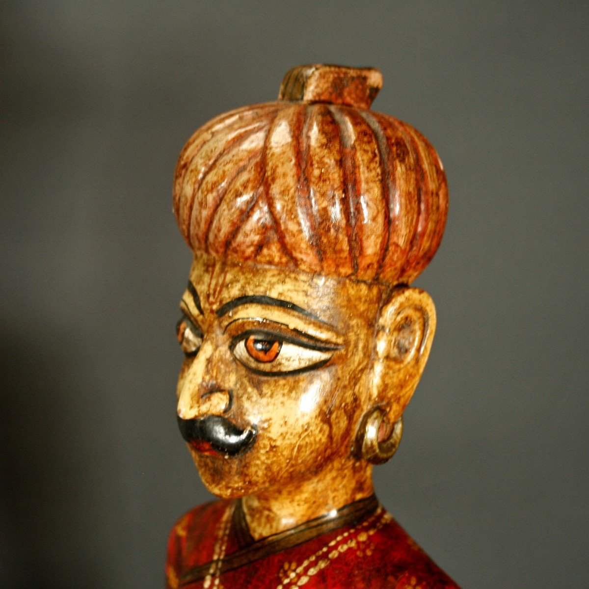 Pair Of Vintage Indian Figurines In Carved And Painted Wood Raja & Rani-photo-4